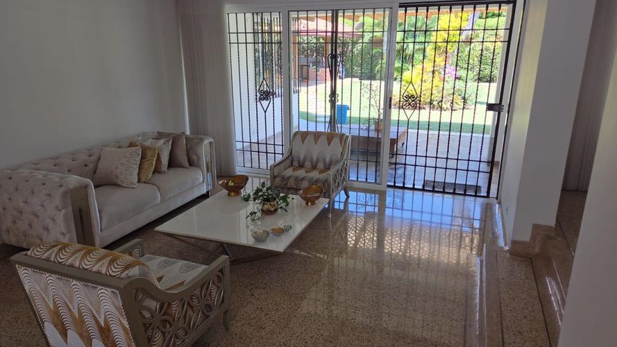 Casa de 4 alcobas en venta en Ciudad Jardin, Cali, 1543 m² · foto 18 de 24