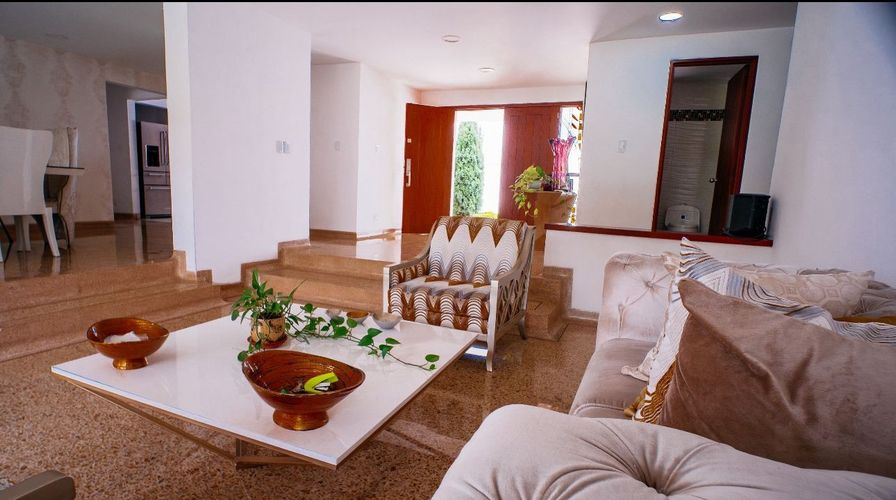 Casa de 4 alcobas en venta en Ciudad Jardin, Cali, 1543 m² · foto 5 de 24