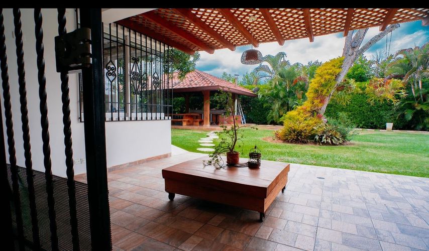 Casa de 4 alcobas en venta en Ciudad Jardin, Cali, 1543 m² · foto 7 de 24