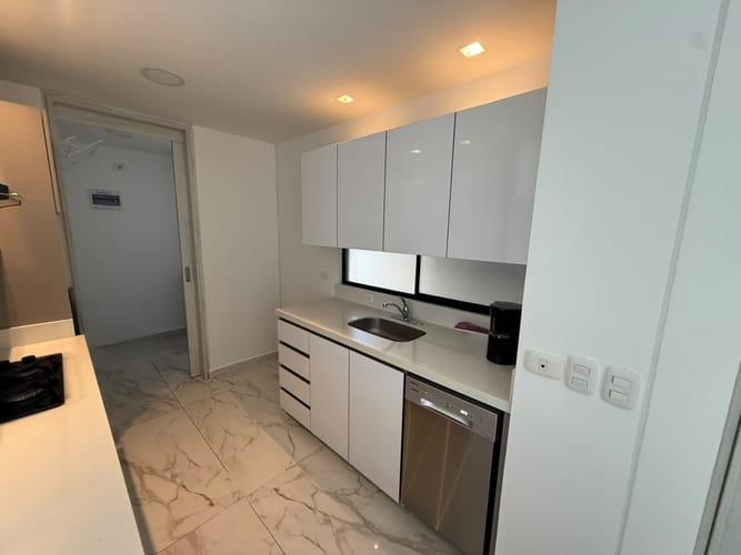 Apartamento de 3 alcobas en arriendo en Castropol, Medellín, 116 m² · foto 4 de 19