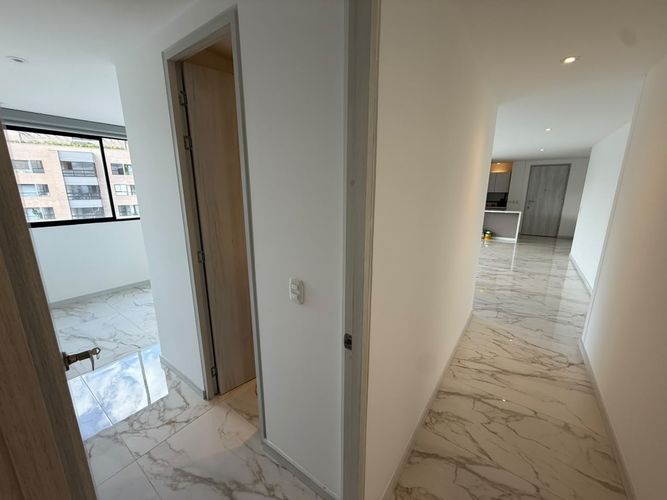 Apartamento de 3 alcobas en arriendo en Castropol, Medellín, 116 m² · foto 3 de 19