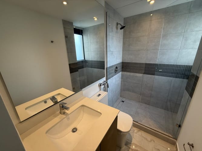 Apartamento de 3 alcobas en arriendo en Castropol, Medellín, 116 m² · foto 9 de 19