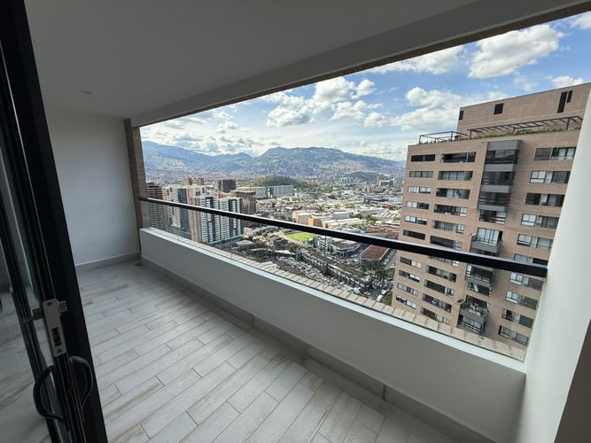 Apartamento de 3 alcobas en arriendo en Castropol, Medellín, 116 m² · foto 17 de 19