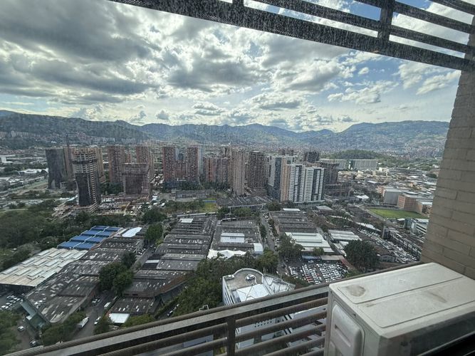 Apartamento de 3 alcobas en arriendo en Castropol, Medellín, 116 m² · foto 18 de 19