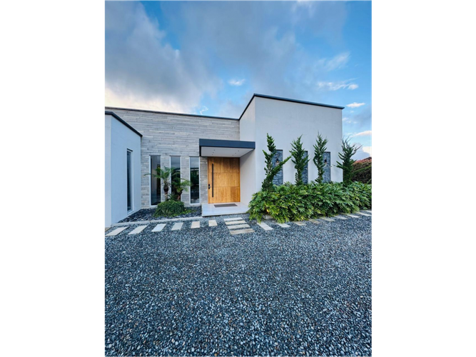 Casa de 4 alcobas en venta en Llano Grande, Rionegro, 480 m² · foto 4 de 20