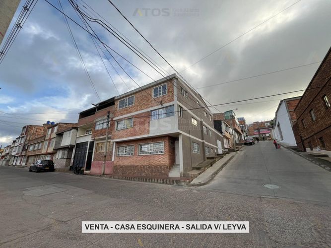 Casa de 9 alcobas en venta en Tunja, Tunja, 288 m² · foto 2 de 24