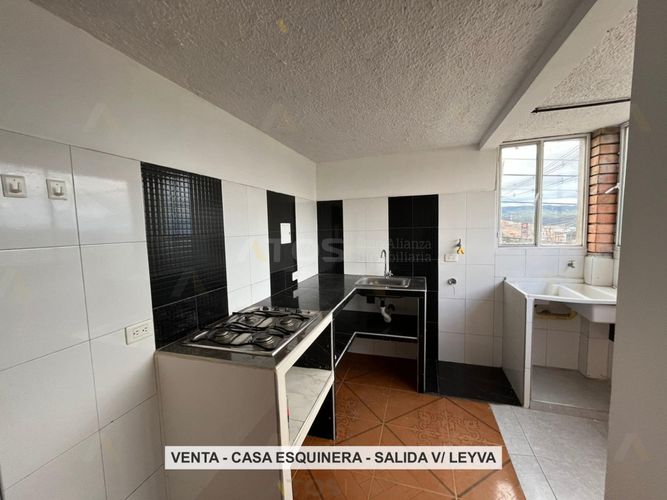 Casa de 9 alcobas en venta en Tunja, Tunja, 288 m² · foto 12 de 24
