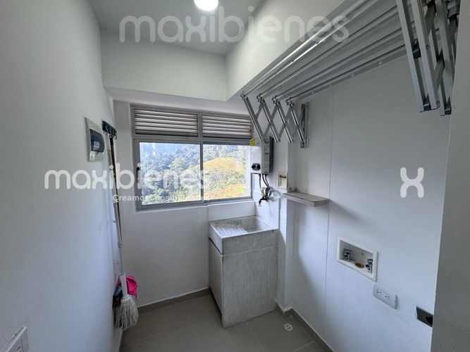 Apartamento de 3 alcobas en arriendo en Prados De Sabaneta, Sabaneta, 75 m² · foto 7 de 16