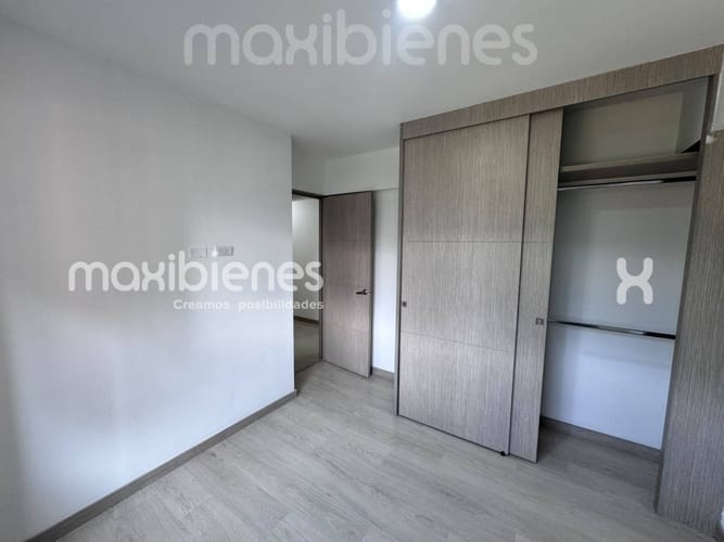 Apartamento de 3 alcobas en arriendo en Prados De Sabaneta, Sabaneta, 75 m² · foto 13 de 16