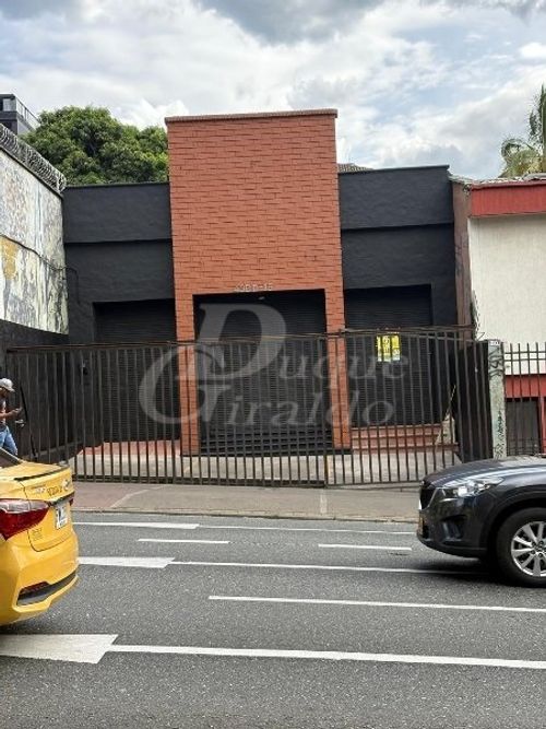 Local en arriendo en Manila, Medellín, 208 m² · foto 2 de 16