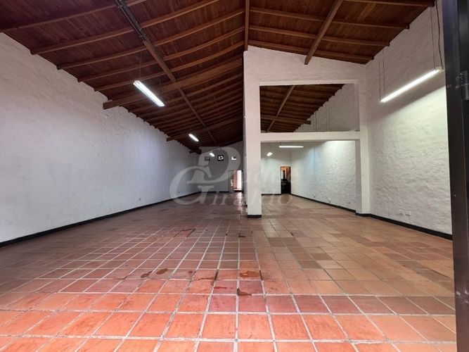 Local en arriendo en Manila, Medellín, 208 m² · foto 3 de 16