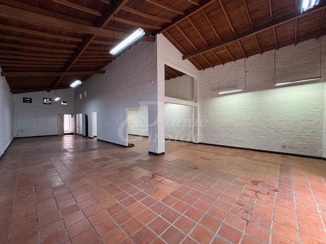 Local en arriendo en Manila, Medellín, 208 m² · foto 8 de 16