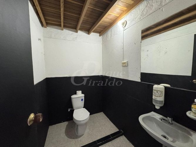 Local en arriendo en Manila, Medellín, 208 m² · foto 15 de 16