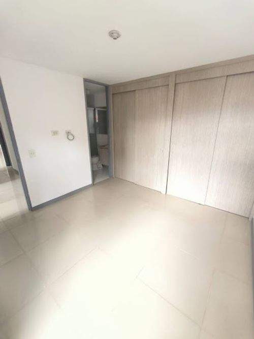 Apartamento de 3 alcobas en arriendo en Manuel Restrepo, Sabaneta, 77 m² · foto 2 de 19