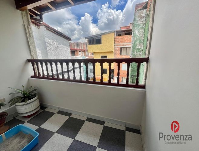 Casa de 5 alcobas en venta en Belén Rincón, Medellín, 109 m² · foto 15 de 16