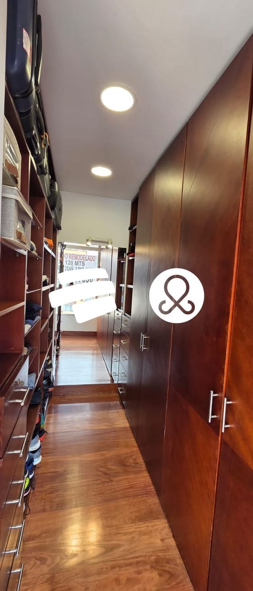 Apartamento de 2 alcobas en venta en Chicó Navarra, Bogotá, 121 m² · foto 9 de 19