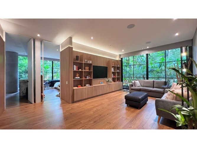 Apartamento de 3 alcobas en venta en San Lucas, Medellín, 387 m² · foto 3 de 16