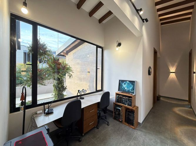 Casa de 3 alcobas en venta en Rionegro, 300 m² · foto 7 de 15
