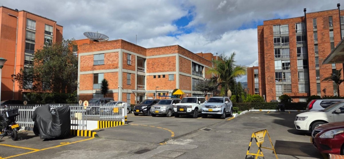 Apartamento en venta en Fontibon, Bogotá · foto 2 de 24