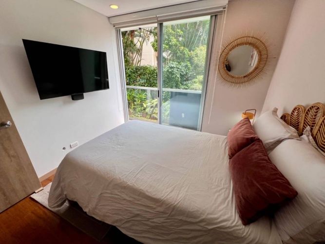 Apartamento de 2 alcobas en arriendo en El Poblado, Medellín, 74 m² · foto 2 de 22
