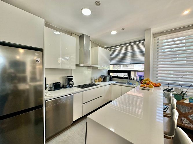 Apartamento de 3 alcobas en venta en La Cabrera, Bogotá, 170 m² · foto 13 de 24
