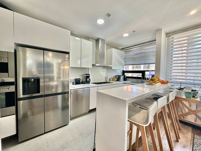 Apartamento de 3 alcobas en venta en La Cabrera, Bogotá, 170 m² · foto 14 de 24