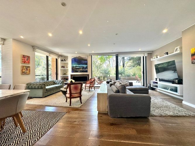 Apartamento de 3 alcobas en venta en La Cabrera, Bogotá, 170 m² · foto 7 de 24