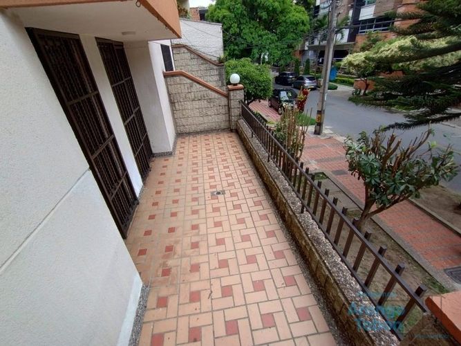 Apartamento de 3 alcobas en venta en Laureles, Medellín, 130 m² · foto 4 de 19