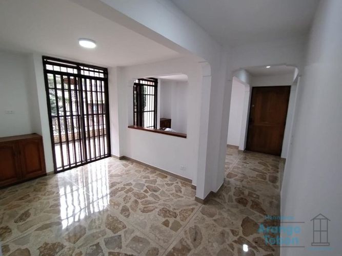 Apartamento de 3 alcobas en venta en Laureles, Medellín, 130 m² · foto 5 de 19