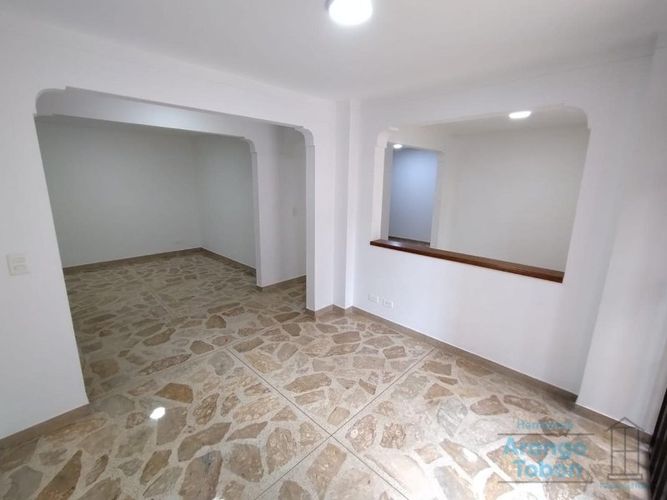 Apartamento de 3 alcobas en venta en Laureles, Medellín, 130 m² · foto 6 de 19