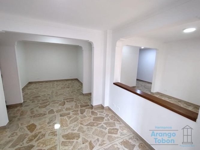 Apartamento de 3 alcobas en venta en Laureles, Medellín, 130 m² · foto 8 de 19
