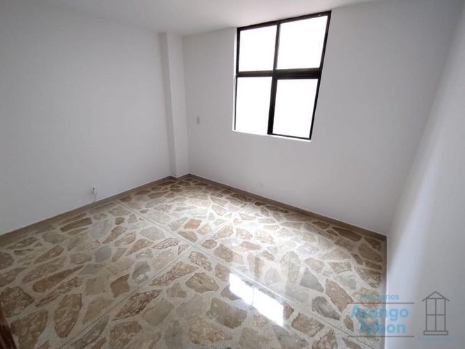 Apartamento de 3 alcobas en venta en Laureles, Medellín, 130 m² · foto 9 de 19