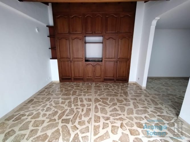 Apartamento de 3 alcobas en venta en Laureles, Medellín, 130 m² · foto 10 de 19