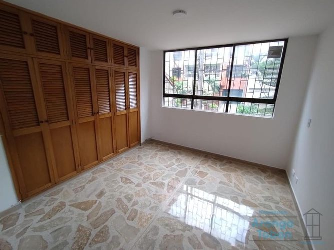 Apartamento de 3 alcobas en venta en Laureles, Medellín, 130 m² · foto 13 de 19