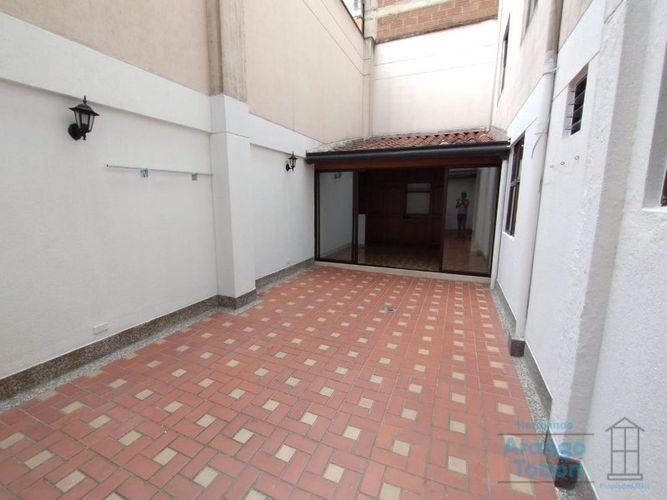 Apartamento de 3 alcobas en venta en Laureles, Medellín, 130 m² · foto 16 de 19