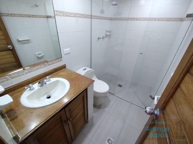 Apartamento de 3 alcobas en venta en Laureles, Medellín, 130 m² · foto 19 de 19