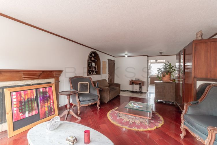 Apartamento de 3 alcobas en arriendo en La Cabrera, Bogotá, 212 m² · foto 2 de 21