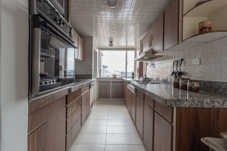 Apartamento de 3 alcobas en arriendo en La Cabrera, Bogotá, 212 m² · foto 3 de 21