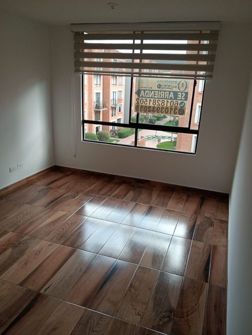 Apartamento de 3 alcobas en arriendo en El Cortijo, Madrid, 59 m² · foto 2 de 14