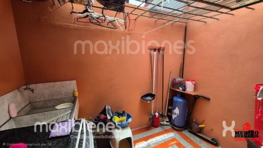 Casa de 6 alcobas en venta en Castilla, Medellín, 200 m² · foto 3 de 24