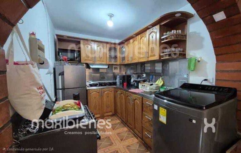 Casa de 6 alcobas en venta en Castilla, Medellín, 200 m² · foto 9 de 24