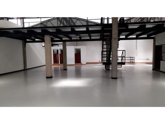 Bodega en arriendo en Belén Fatima, Medellín, 430 m² · foto 7 de 9