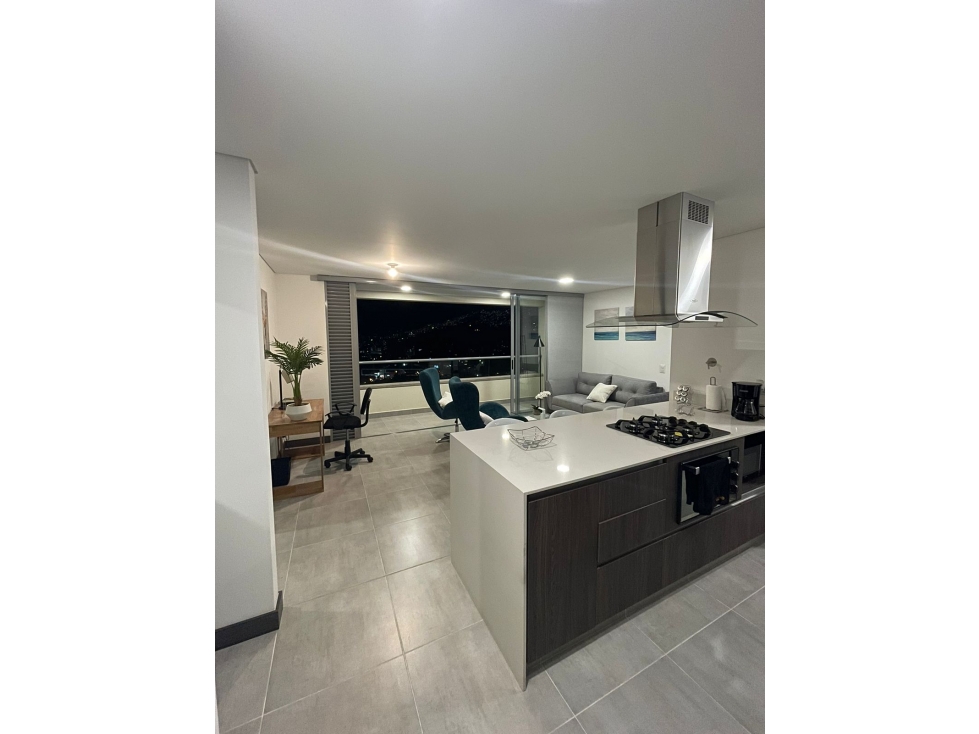 Apartamento de 2 alcobas en arriendo en El Poblado, Medellín, 78 m² · foto 3 de 13