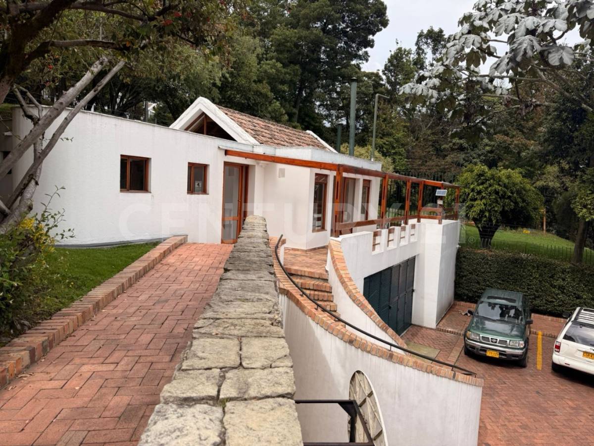 Casa en venta en Cerros De Suba, Bogotá · foto 2 de 22