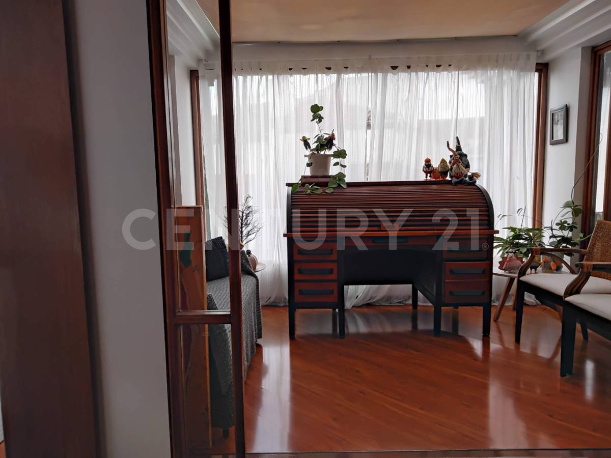 Casa en venta en Cerros De Suba, Bogotá · foto 3 de 22