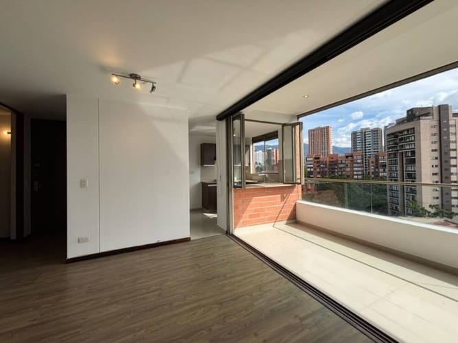 Apartamento de 1 alcoba en arriendo en Los Balsos, Medellín, 65 m² · foto 2 de 16