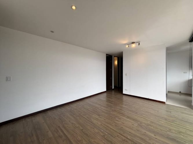 Apartamento de 1 alcoba en arriendo en Los Balsos, Medellín, 65 m² · foto 3 de 16