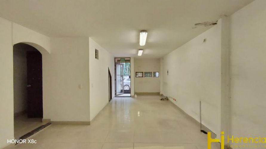 Local en arriendo en El Nogal- Los Almendros, Medellín, 225 m² · foto 2 de 24