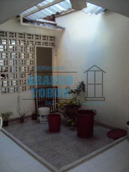 Casa de 4 alcobas en venta en Laureles, Medellín, 228 m² · foto 6 de 11