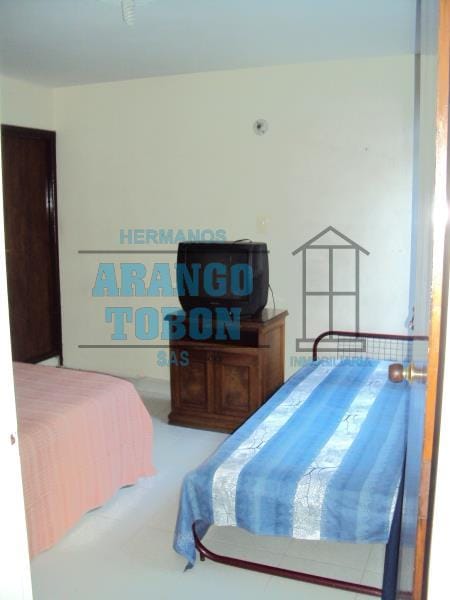 Casa de 4 alcobas en venta en Laureles, Medellín, 228 m² · foto 7 de 11